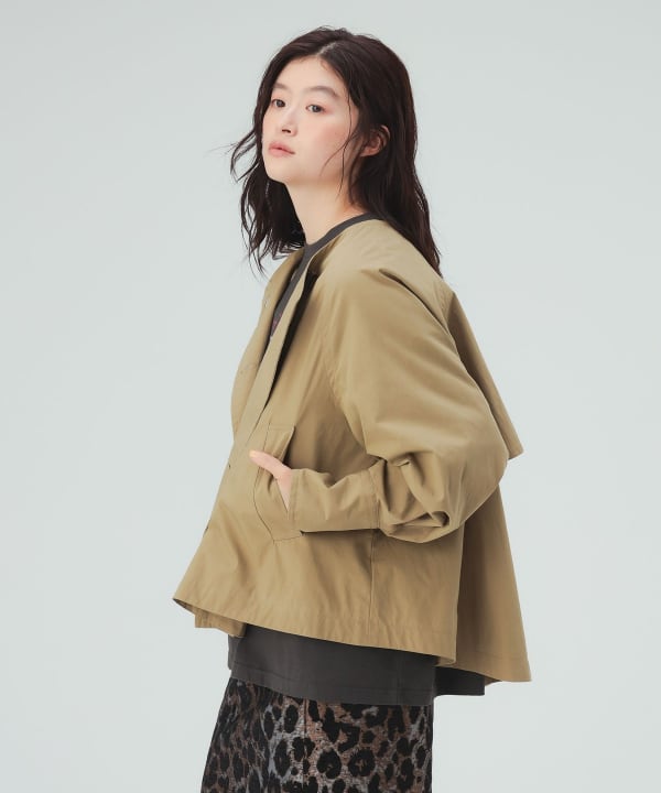 Back-flared, collarless blouson [H: 171cm]