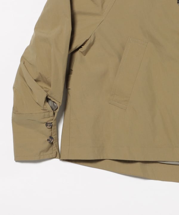 Back-flared collarless blouson