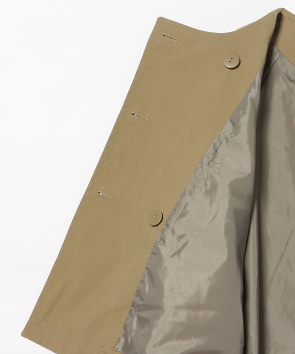 Back-flared collarless blouson