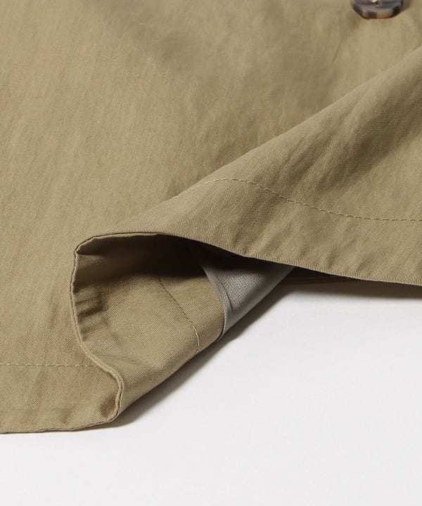 Back-flared collarless blouson