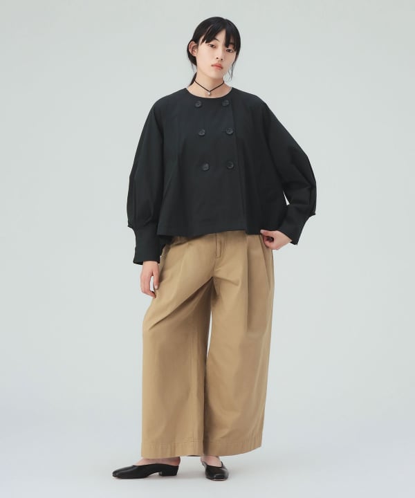 Back-flared collarless blouson