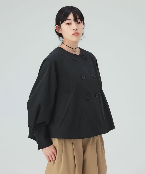 Back-flared collarless blouson