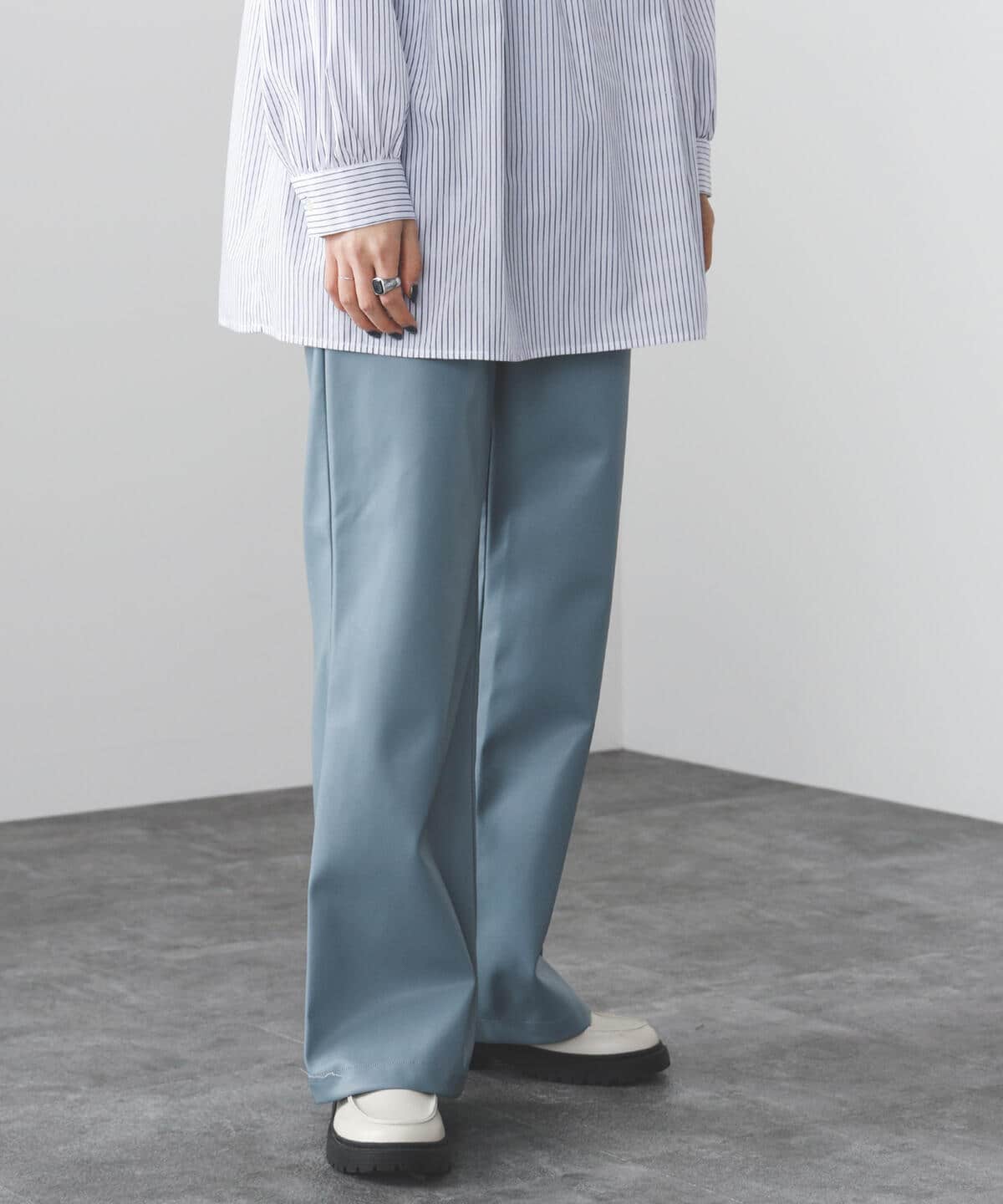 BEAMS HEART（ビームス ハート）フェイクレザー フレアパンツ（パンツ