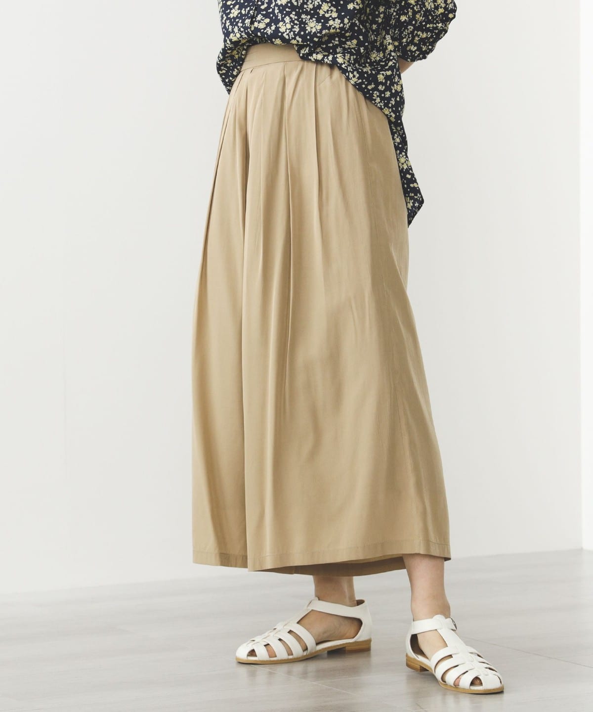 クレープ ワイドパンツ パンツ WOMEN BEIGE ONE SIZE クレープ ワイドパンツ パンツ WOMEN BEIGE ONE SIZE