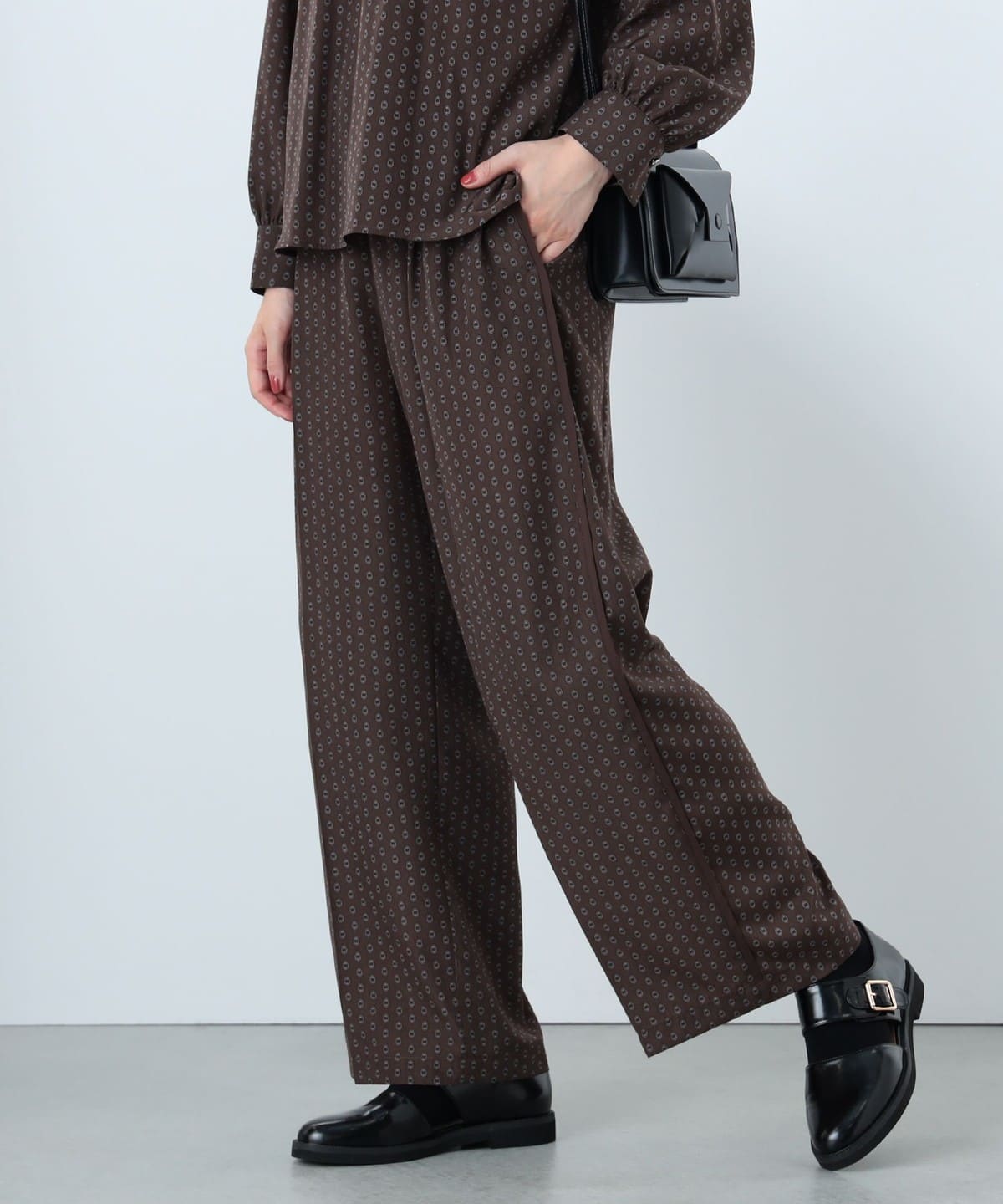 プロヴァンス柄 ラインパンツ パンツ WOMEN BROWN ONE SIZE プロヴァンス柄 ラインパンツ パンツ WOMEN BROWN ONE SIZE