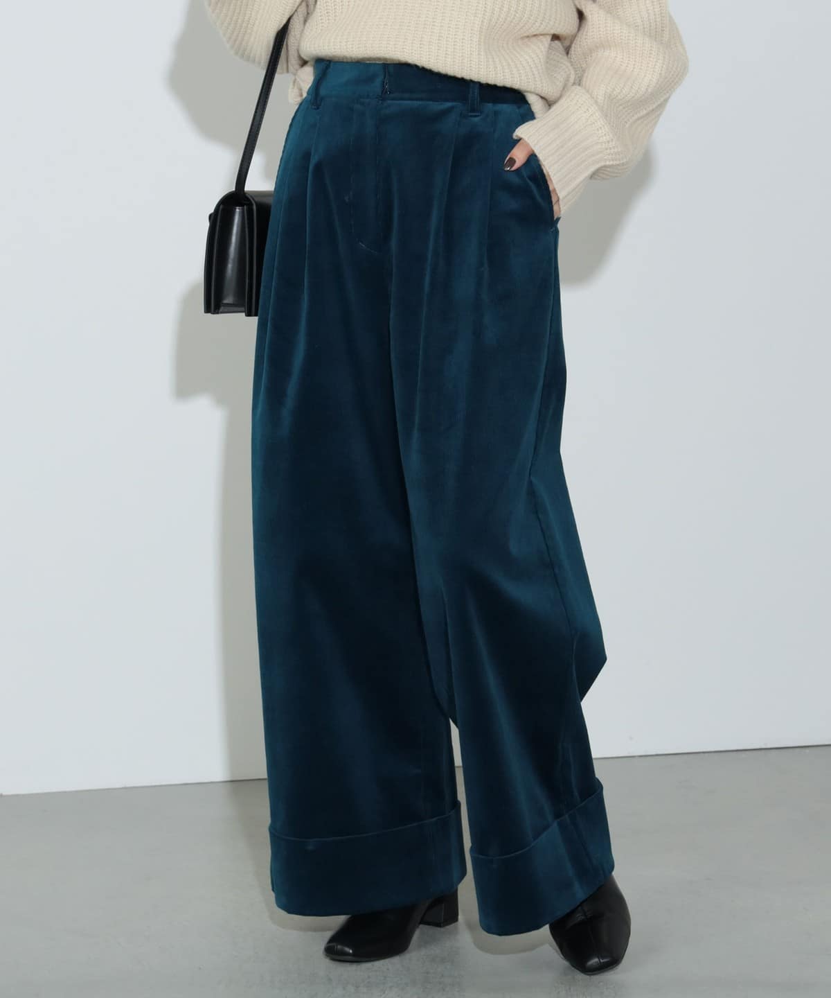 細コール タック ワイドパンツ(S M) パンツ WOMEN BLUE S 細コール タック ワイドパンツ(S M) パンツ WOMEN BLUE S