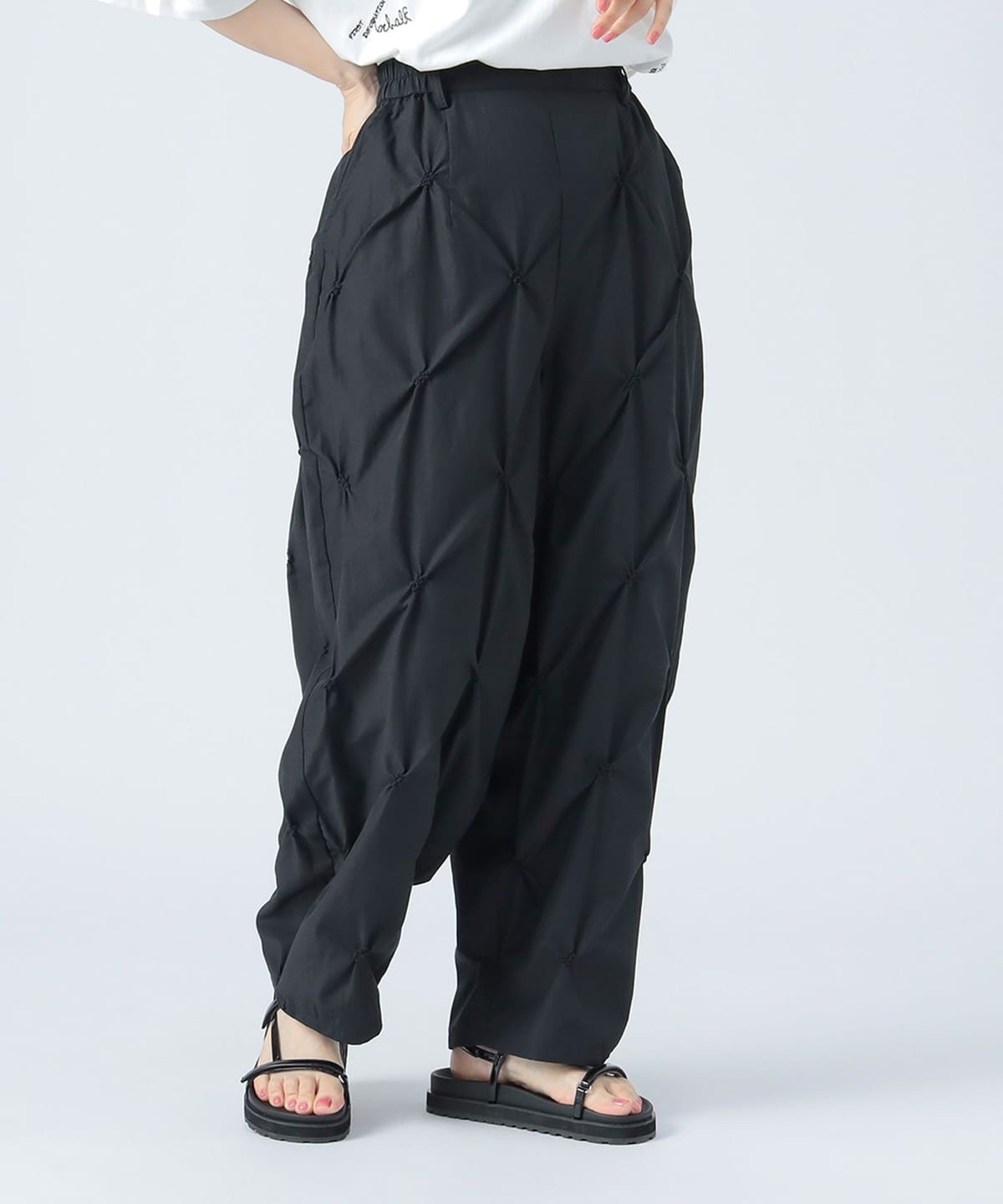 ピン刺繍 コクーンパンツ パンツ WOMEN BLACK ONE SIZE ピン刺繍 コクーンパンツ パンツ WOMEN BLACK ONE SIZE