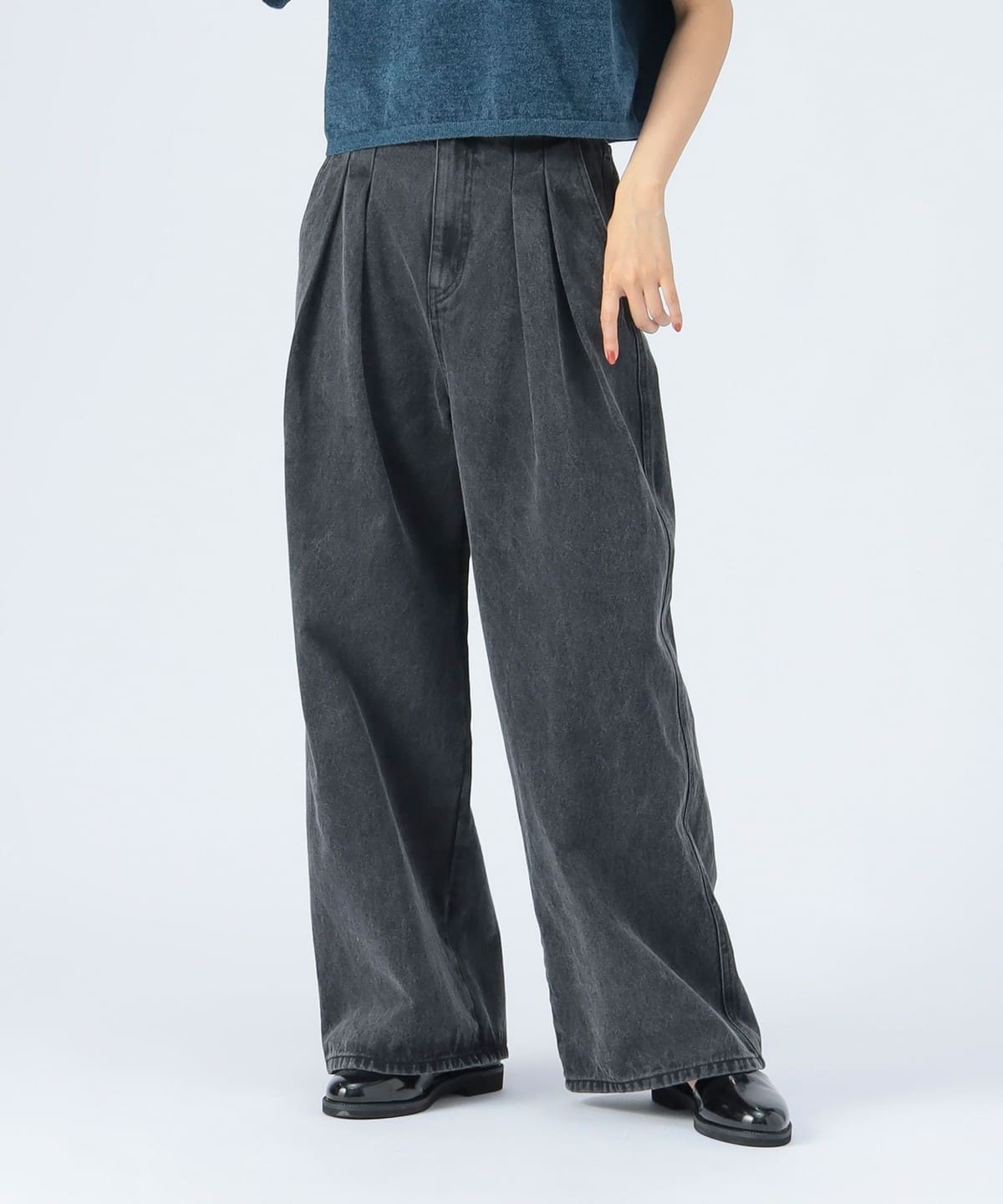 2タック カラーパンツ パンツ WOMEN CHARCOAL M 2タック カラーパンツ パンツ WOMEN CHARCOAL M
