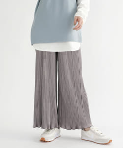プリーツパンツ