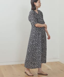 袖タック タイト 花柄ワンピース