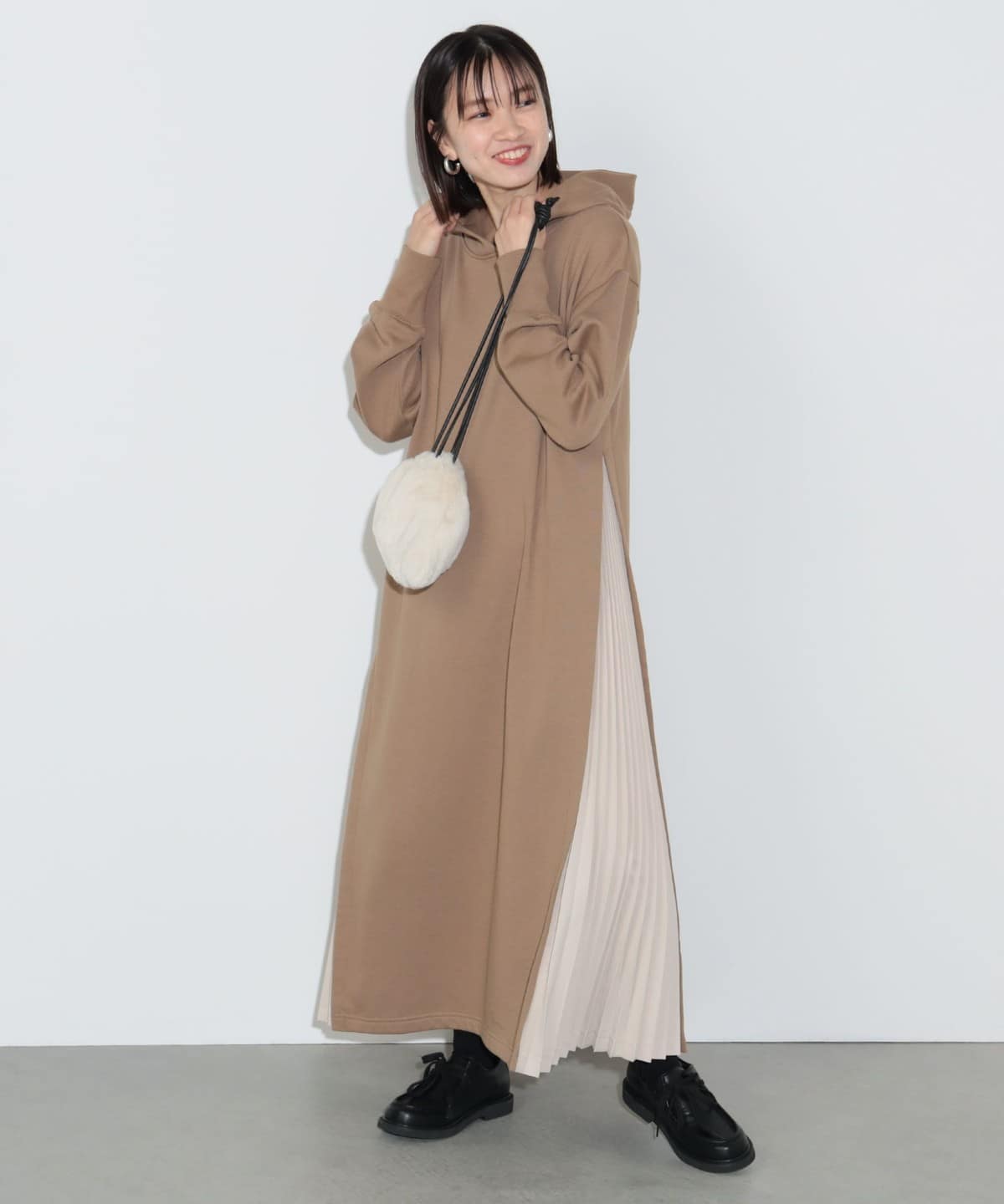 脇プリーツ フーディ ワンピース ワンピース WOMEN DARK BEIGE ONE SIZE 脇プリーツ フーディ ワンピース ワンピース WOMEN DARK BEIGE ONE SIZE