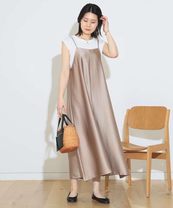 新品未使用　スナイデル♡サテンパフスリーブワンピース　ブラウン SNIDEL（スナイデル）の「サテンパフスリーブワンピース