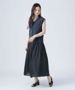 ニットベスト × ギャザースカート（セットアイテム）