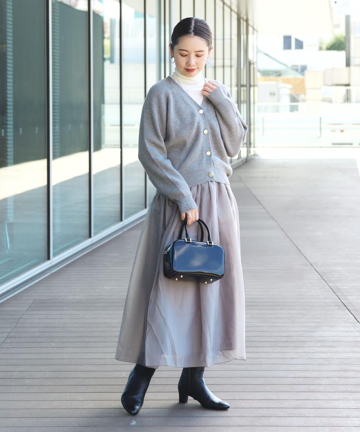 BEAMS HEART（ビームス ハート）Vネック ニットカーディガン × シアー