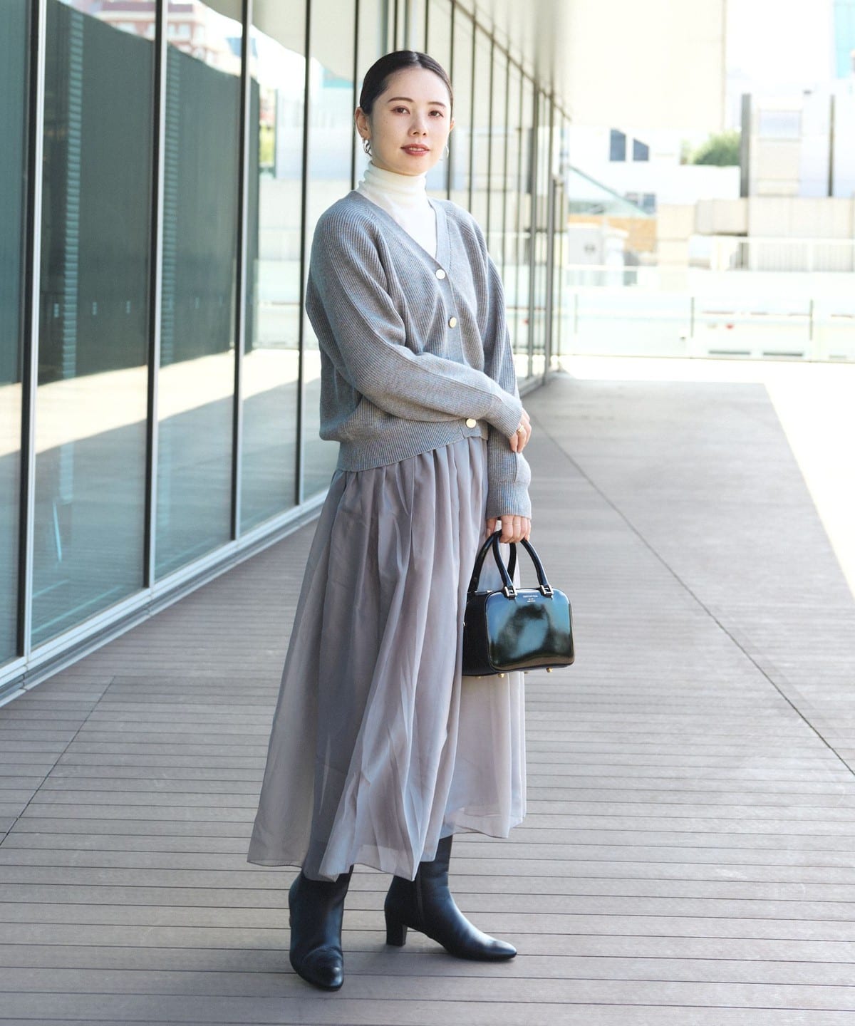 BEAMS HEART（ビームス ハート）Vネック ニットカーディガン × シアー