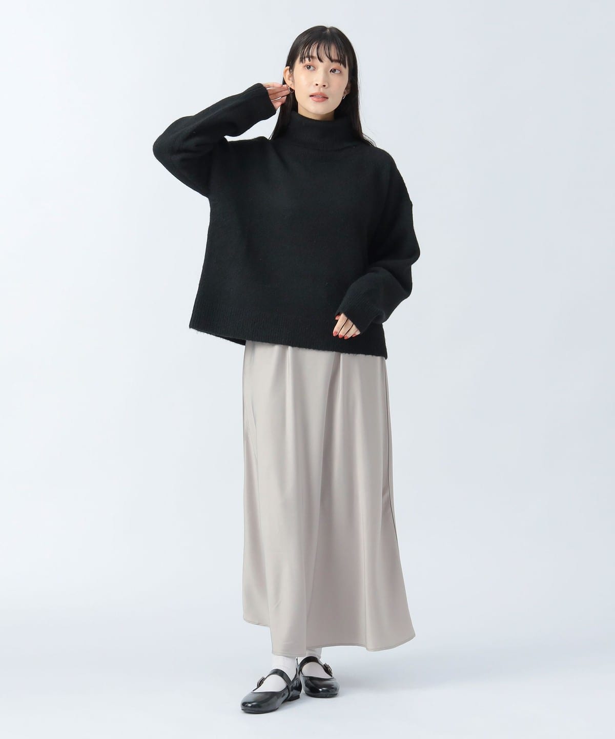 BEAMS HEART（ビームス ハート）タートルネックニット × サテン