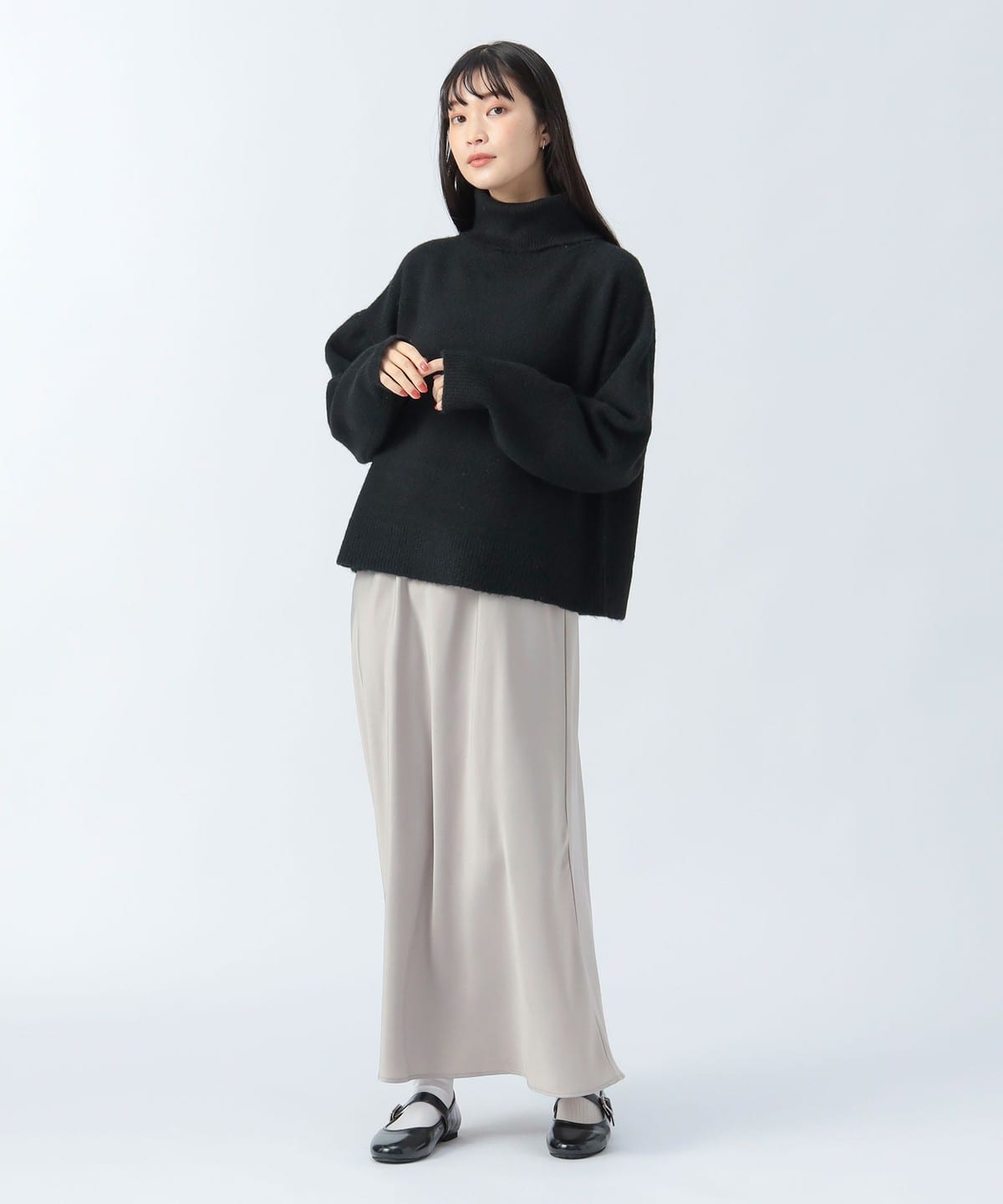 BEAMS HEART（ビームス ハート）タートルネックニット × サテン