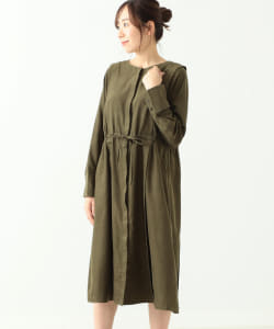BEAMS HEART / ノーカラー タックワンピース