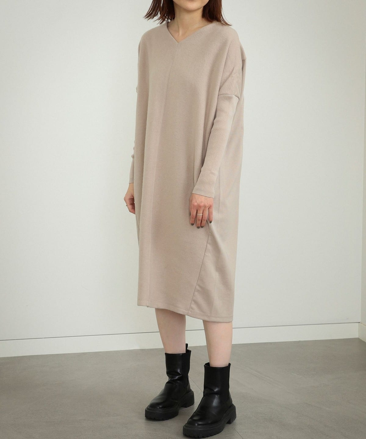 [Outlet] BEAMS HEART / V-neck dress with different materials