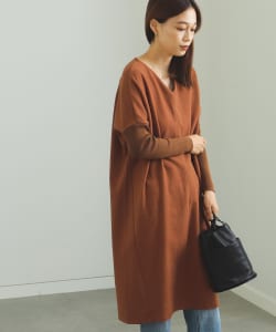 ▲異素材切替 Vネックワンピース