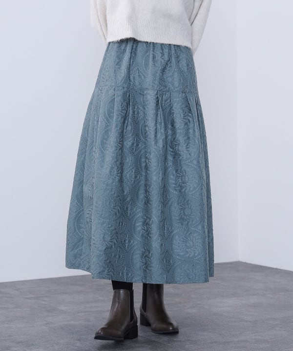 TOCCA】総刺繍スカート 水色 - ひざ丈スカート