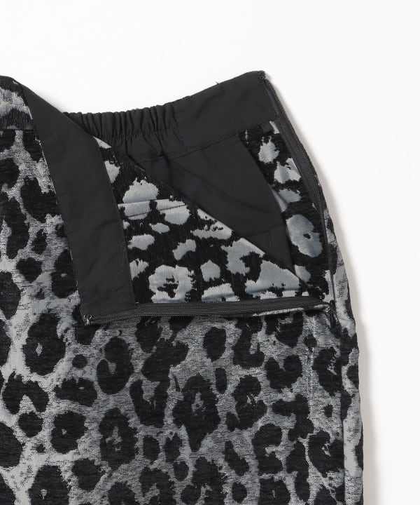 Leopard print tight skirt