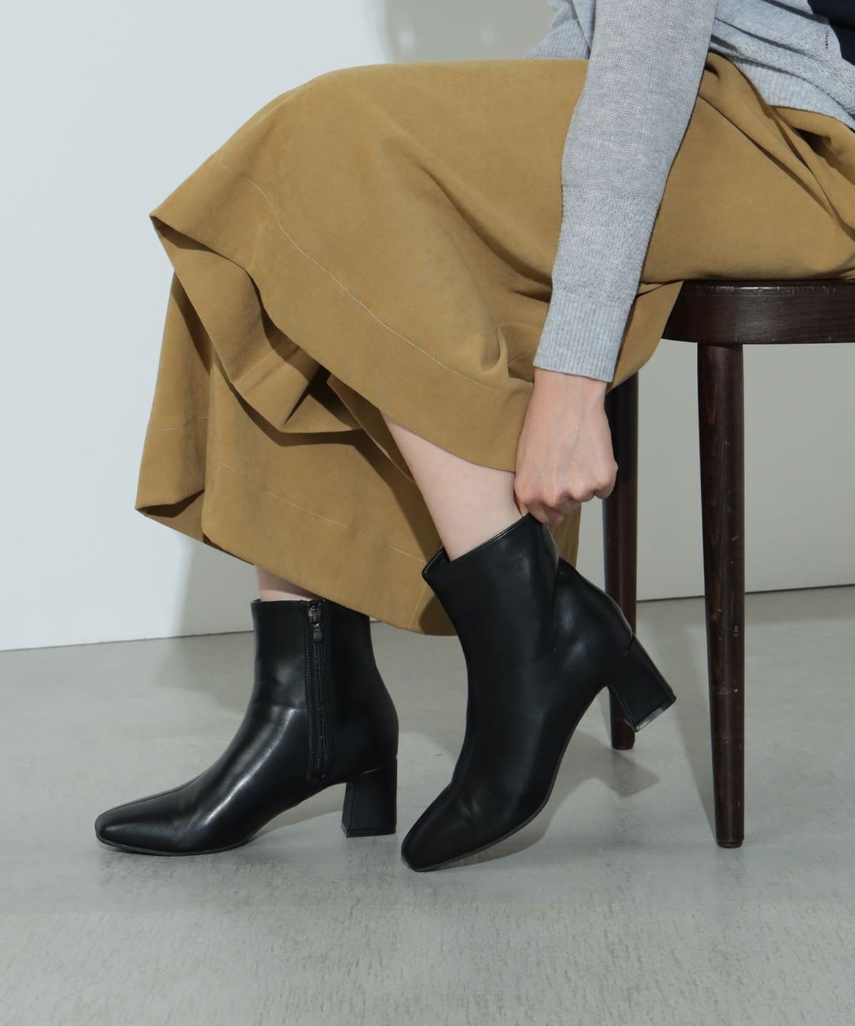 まくり ヒール ショートブーツ(22.5 24.5cm) シューズ WOMEN BLACK S まくり ヒール ショートブーツ(22.5 24.5cm) シューズ WOMEN BLACK S