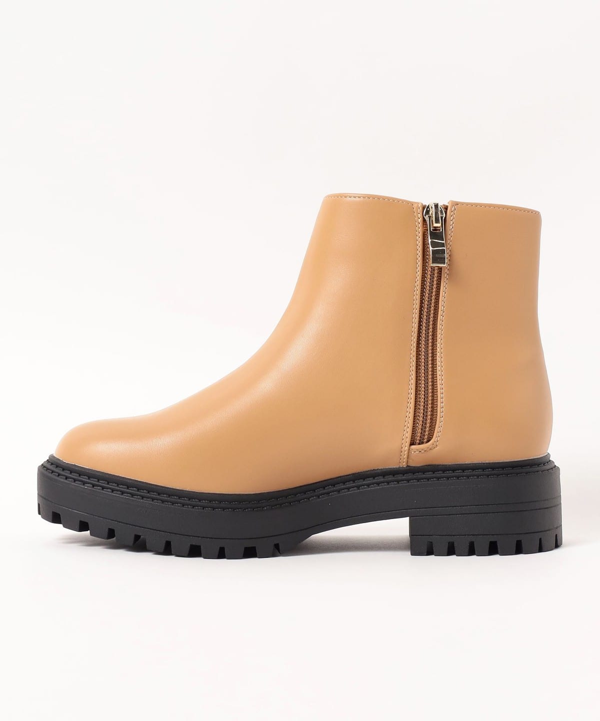 Lloyd Footwear〉New Arrival バランスの良いチャッカブーツ｜ビームス ライフ 横浜｜BEAMS