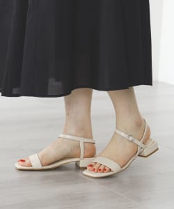 細ストラップ サンダル