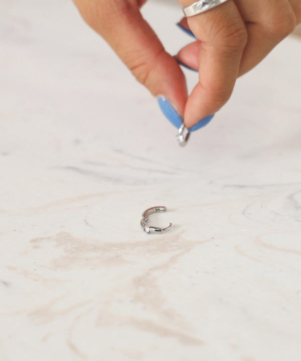 BEAMS HEART BEAMS HEART BEAMS HEART / Zirconia hoop earrings (accessory