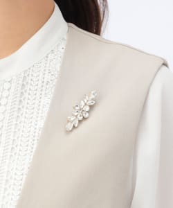 フラワー ビジュー ブローチ