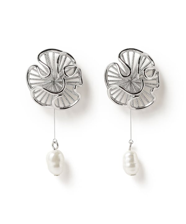 BEAMS HEART（ビームス ハート）フェイクパール 2連 フラワー ピアス