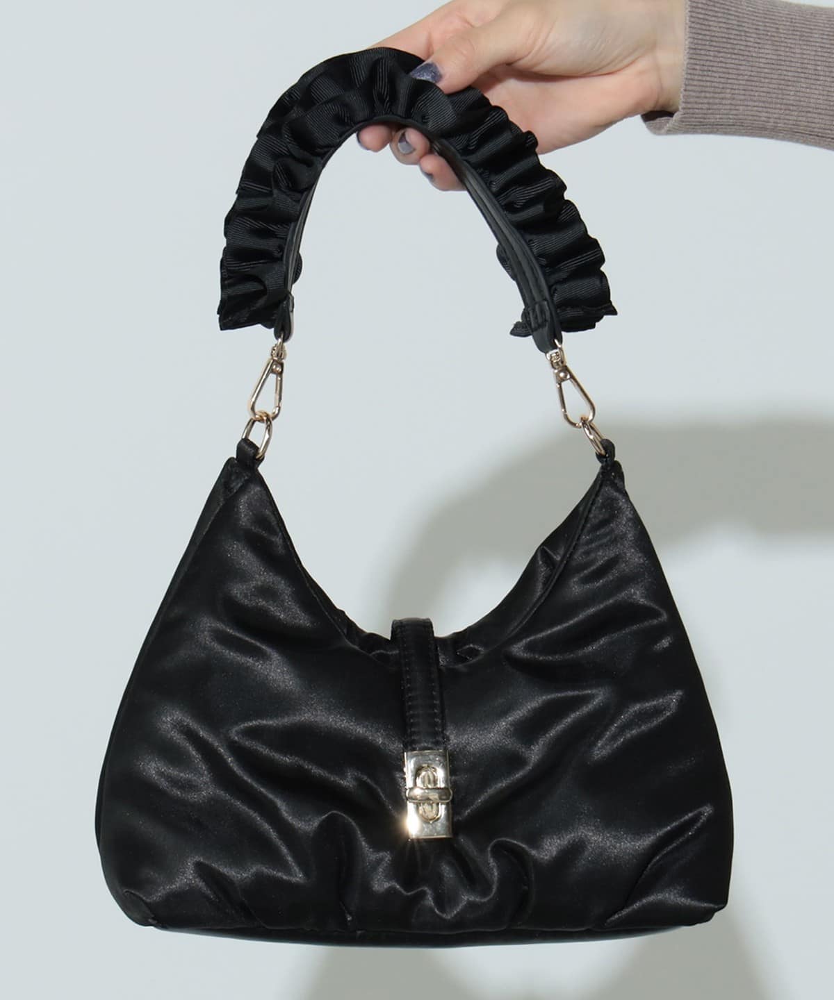 Taycanさん専用♥BEAMS LIGHTS フリル付きかごバッグ Taycanさん専用♥BEAMS LIGHTS フリル付きかごバッグ - メルカリ