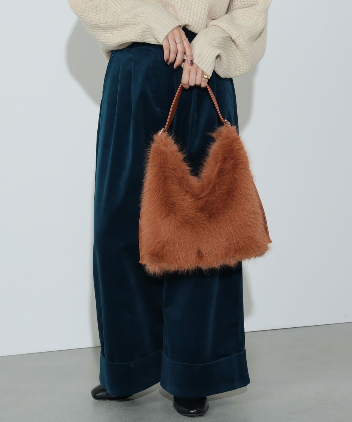 ボリュームファー トートバッグ バッグ WOMEN CAMEL ONE SIZE ボリュームファー トートバッグ バッグ WOMEN CAMEL ONE SIZE