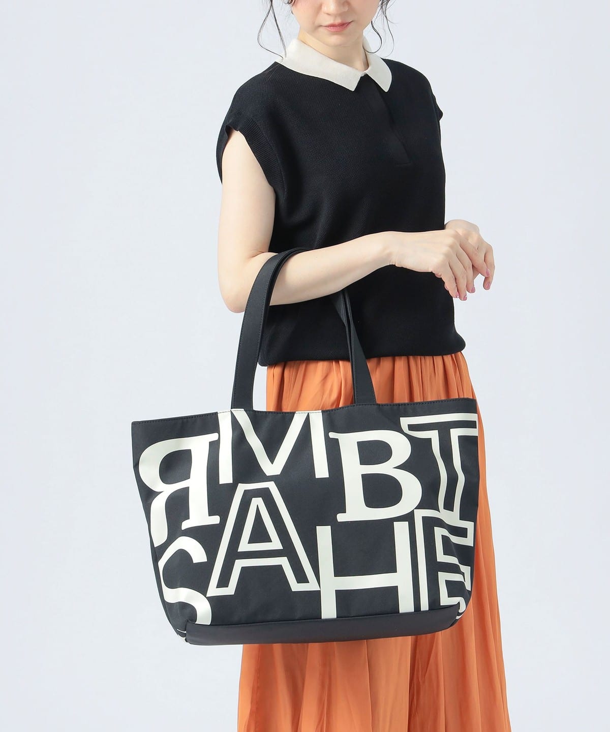 【10/2再値下げ】ロゴ プリント トートバッグ バッグ WOMEN BLACK ONE SIZE 【10/2再値下げ】ロゴ プリント トートバッグ バッグ WOMEN BLACK ONE SIZE