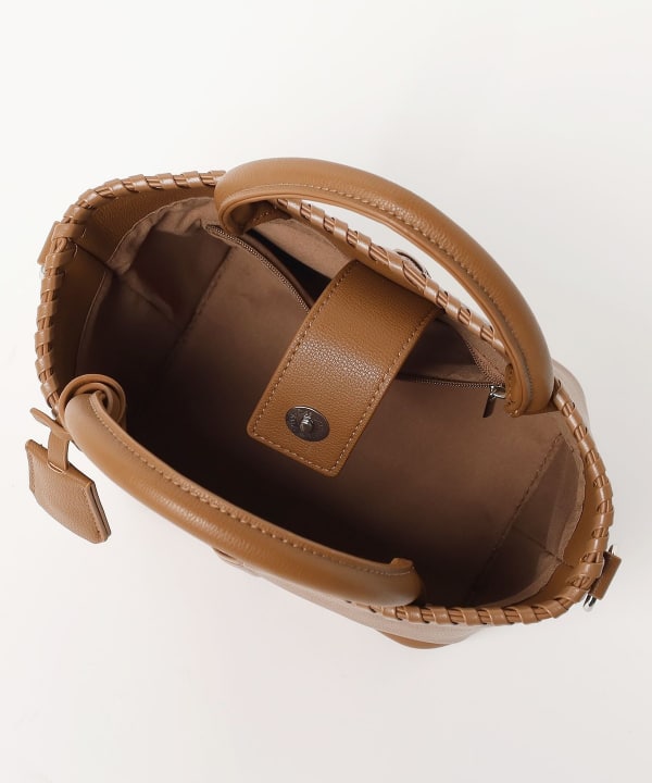 Kagari-style shoulder bag