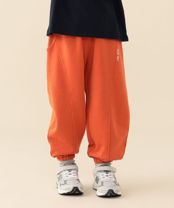 【WEB限定】ワイド ボリューム スウェット パンツ 2026FW（90～140cm） Model：H111（cm）Size：110