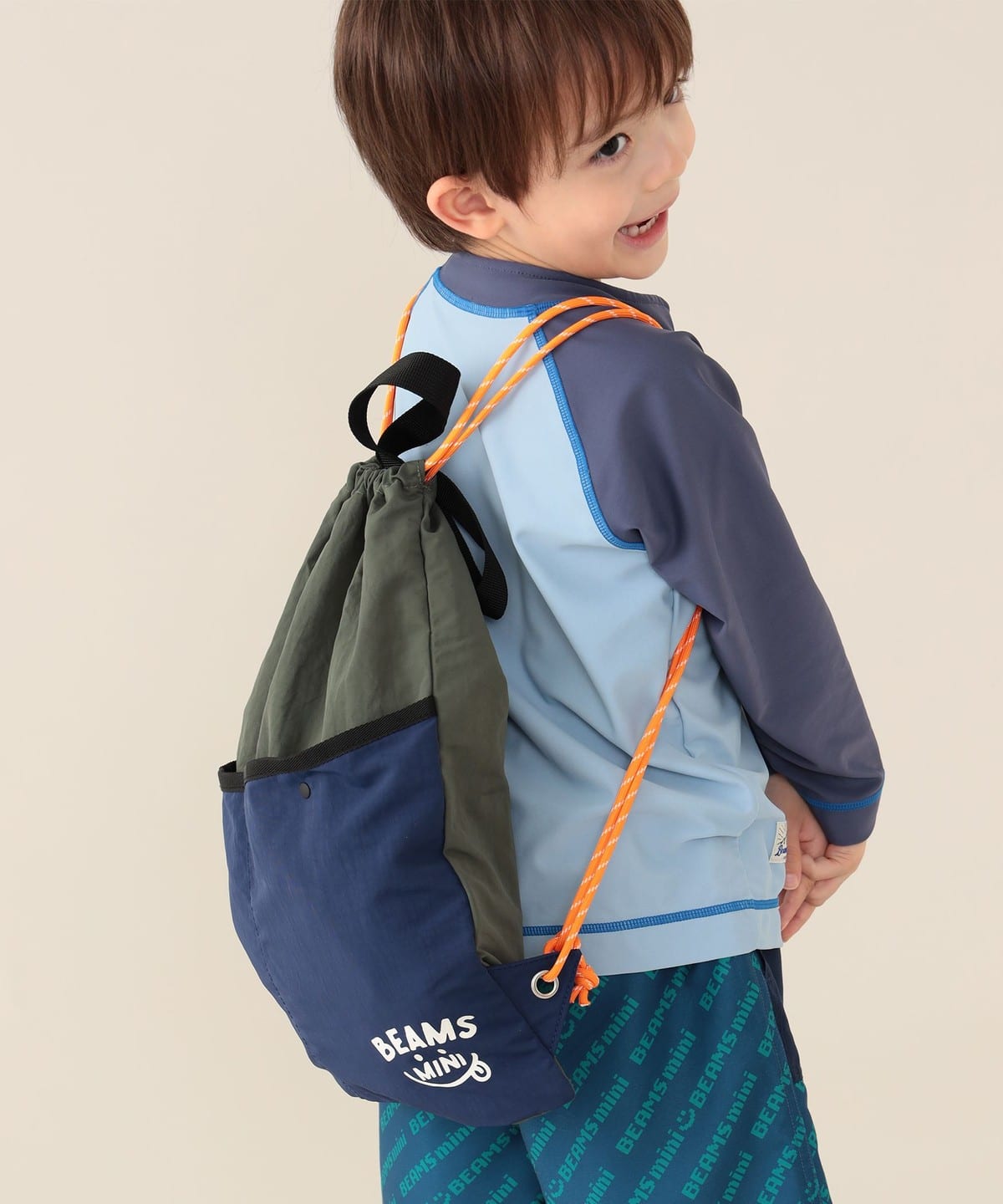 最終価格】ナップサック 白 渦巻く