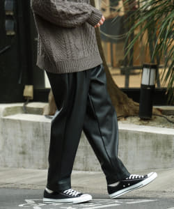 BeAMS DOT / フェイクレザー ワイドバルーンパンツ