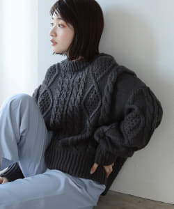 BeAMS DOT / ショート丈 ケーブルニット
