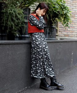 BeAMS DOT / レトロ花柄 シャーリングワンピース