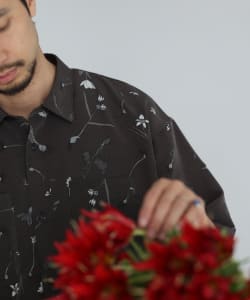 BEAMS LIGHTS / 『The Bulb Book』 フラワープリント レギュラーカラーシャツ