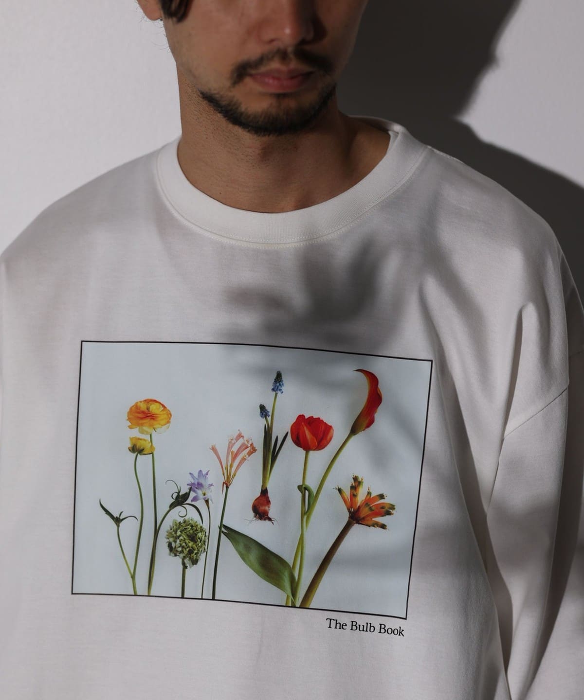 BEAMS LIGHTS / 『The Bulb Book』 フラワープリント Tシャツ