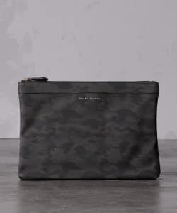 ▲BEAMS LIGHTS / カモ柄プレート付クラッチバッグ