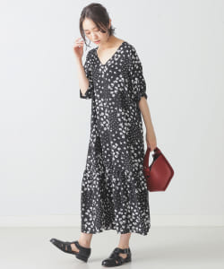 BEAMS LIGHTS / フラワー 裾切替 Vネック ワンピース