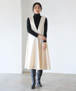 BEAMS LIGHTS / カルゼ Vネック ドレス