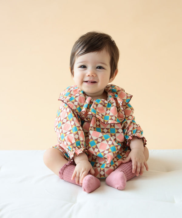 ベビー タイル柄 ブラウス 2026FW（70～90cm） Model：H67（cm）Size：70