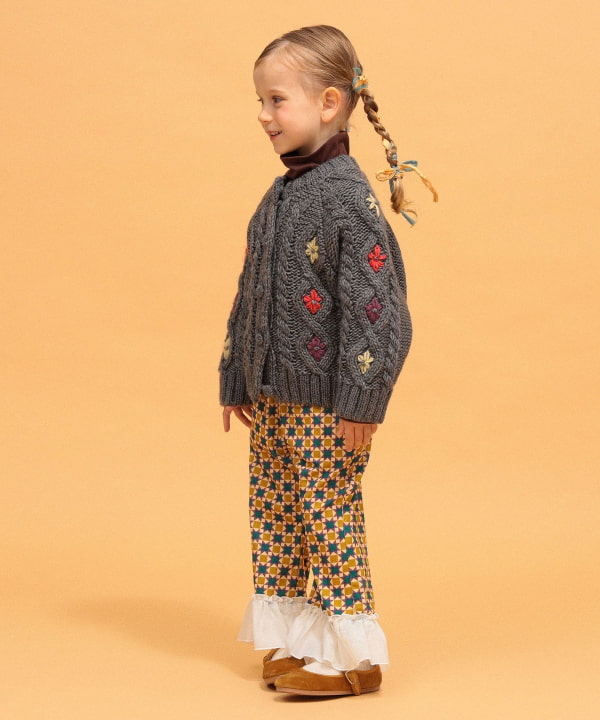 【+10%ポイントUP】【別注】LOGAN Knitting Mills / 刺繍 ニット カーディガン 2026FW（100～150cm） Model：H104（cm）Size：S(100-110cm)