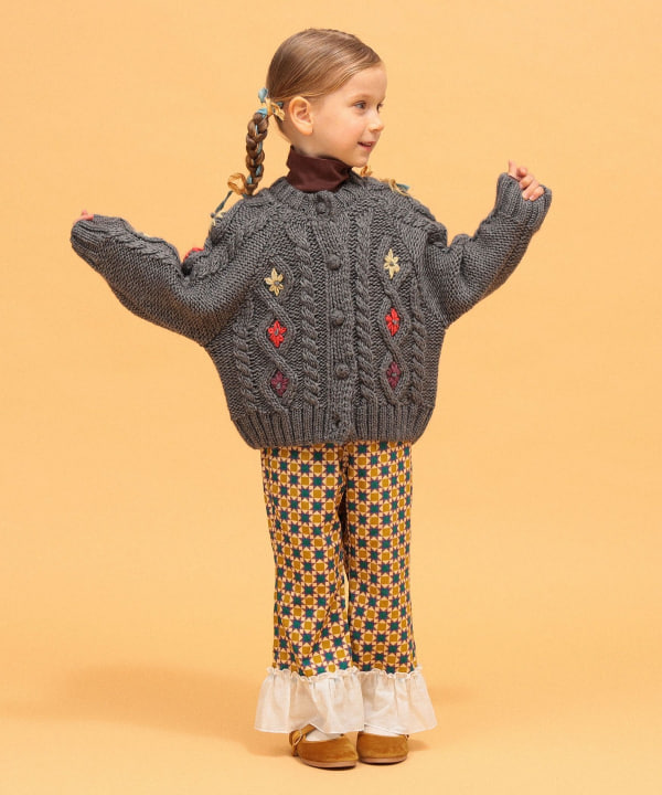 【+10%ポイントUP】【別注】LOGAN Knitting Mills / 刺繍 ニット カーディガン 2026FW（100～150cm） Model：H104（cm）Size：S(100-110cm)