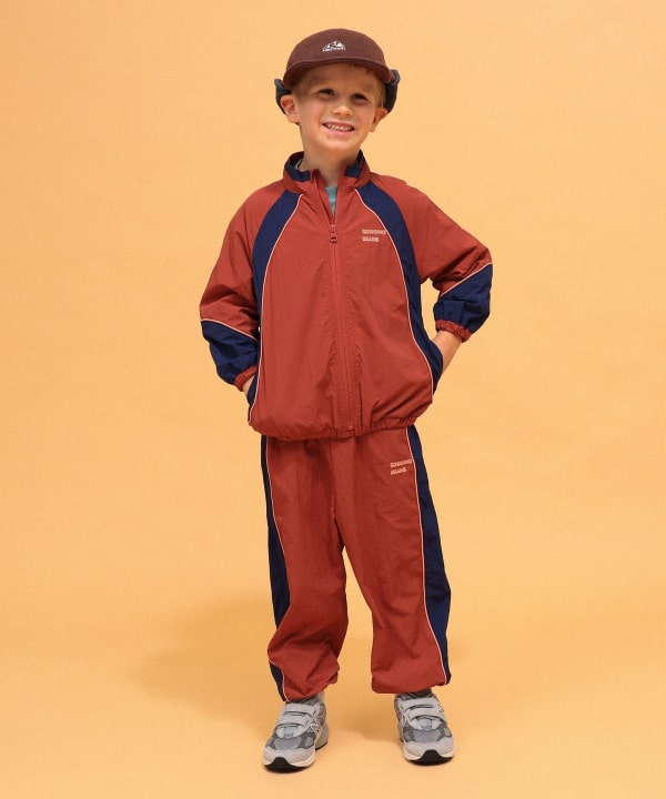 尼龍軌道外套2026FW (90~140cm) Model:H118 (cm) Size:110